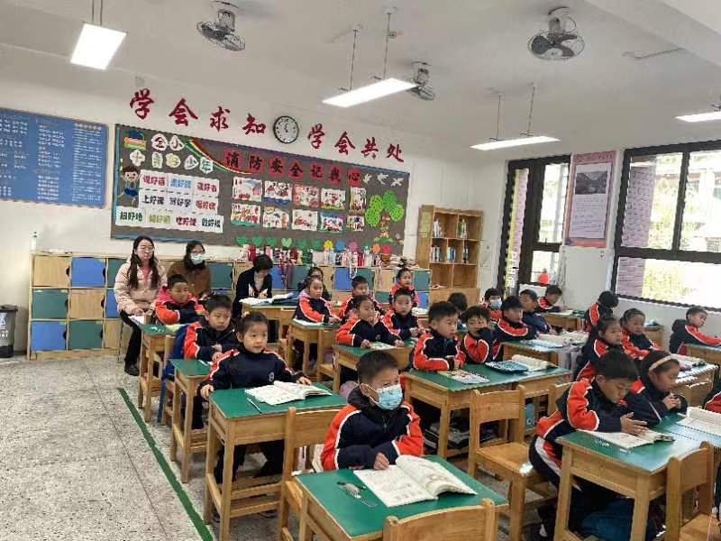 【湖畔·协同育人】督导入校护成长，携手共育新样态——金陵小学（仙林湖校区）11月专项督导_html_m87ba80d.jpg