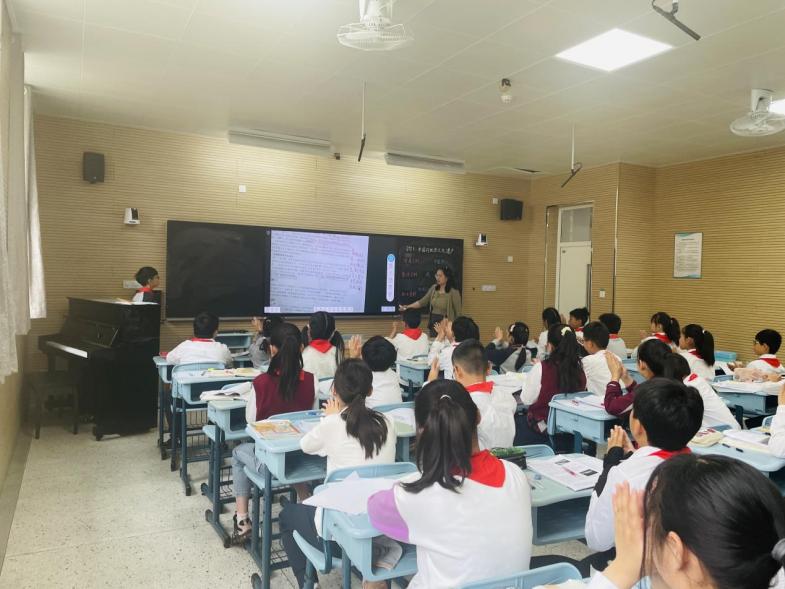 【博学广志】撷情境之花，成写作之美——金陵小学广志路校区语文组校本教研活动_html_79056582.jpg