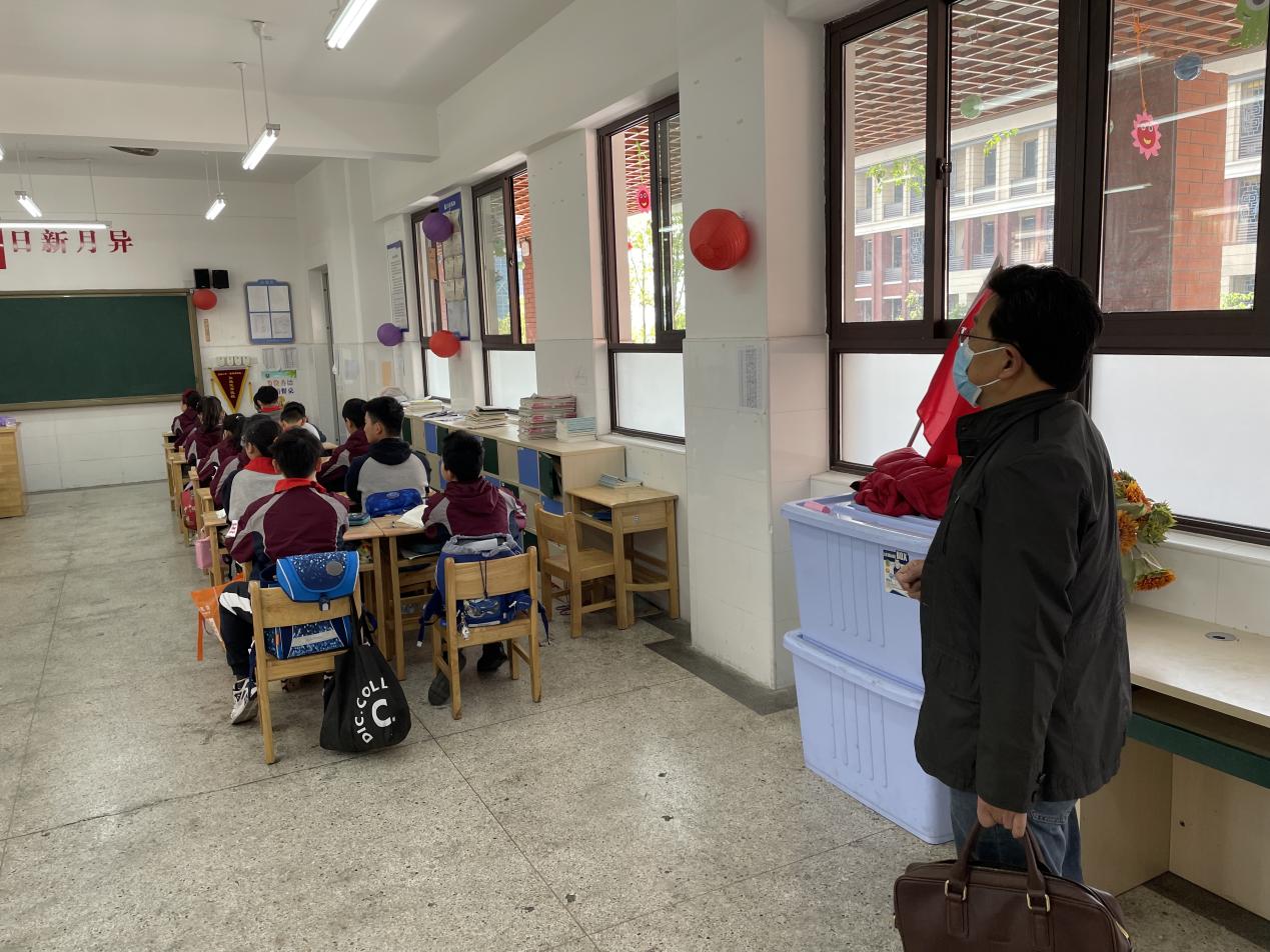 【湖畔光影】责任督学进校园，精准指导保复学——金陵小学（仙林湖校区）迎接复学专项督导(2022.4)_html_m3ab906f.jpg