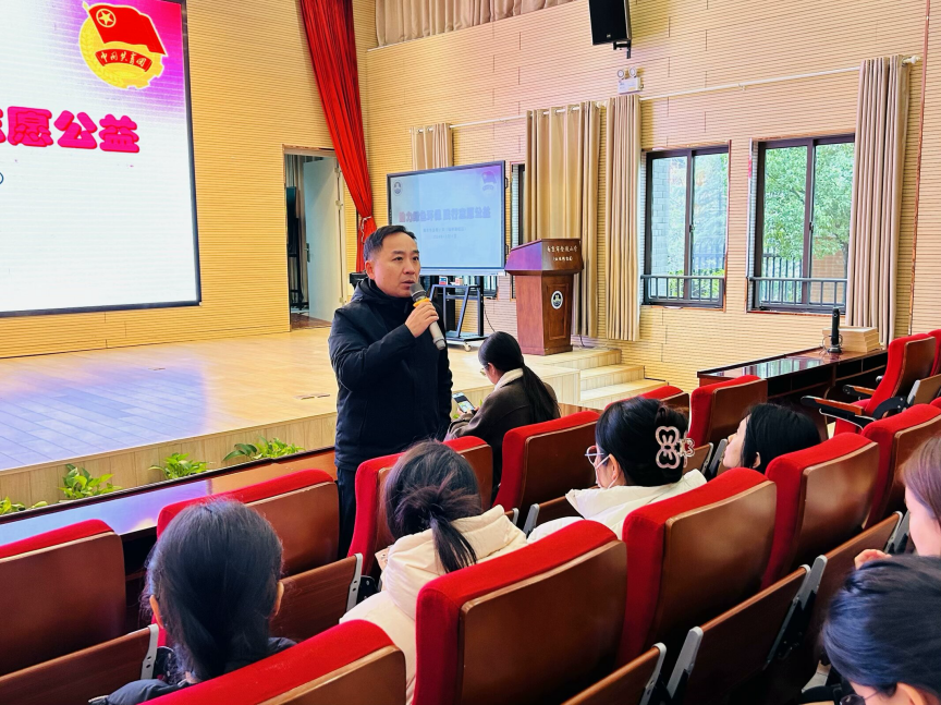 【湖畔·团员活动】“助力绿色环保 践行志愿公益”——金陵小学（仙林湖校区）主题团日活动_html_m2c2a6dbb.png