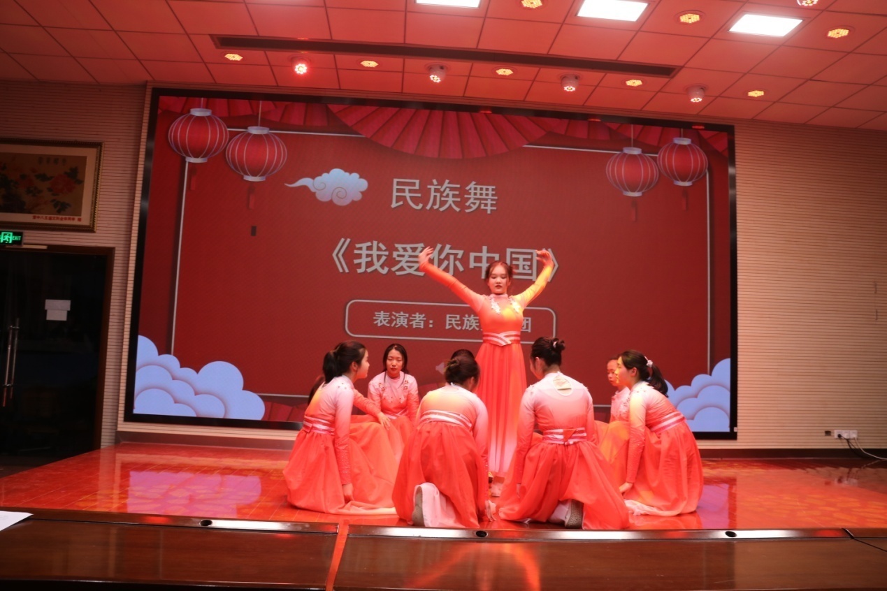 元旦汇演新闻稿_html_m278f1937.jpg