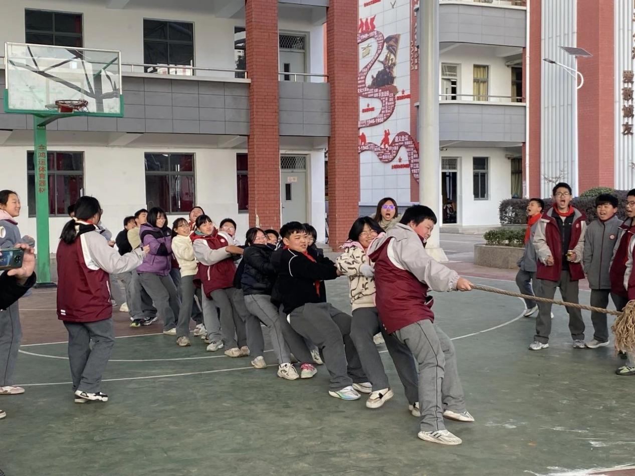 【尊荣营中】凝心聚力，团结奋进——南京市营防中学组织庆祝2025年元旦系列活动（一）——班级拔河大赛