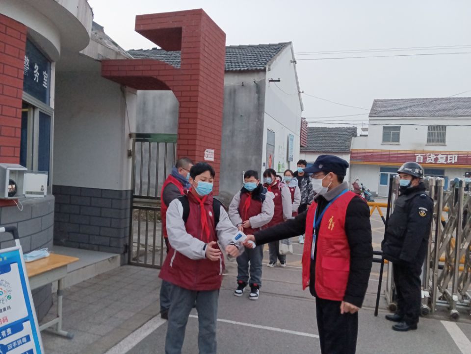 【尊荣营中】营防中学开展疫情防控应急演练活动