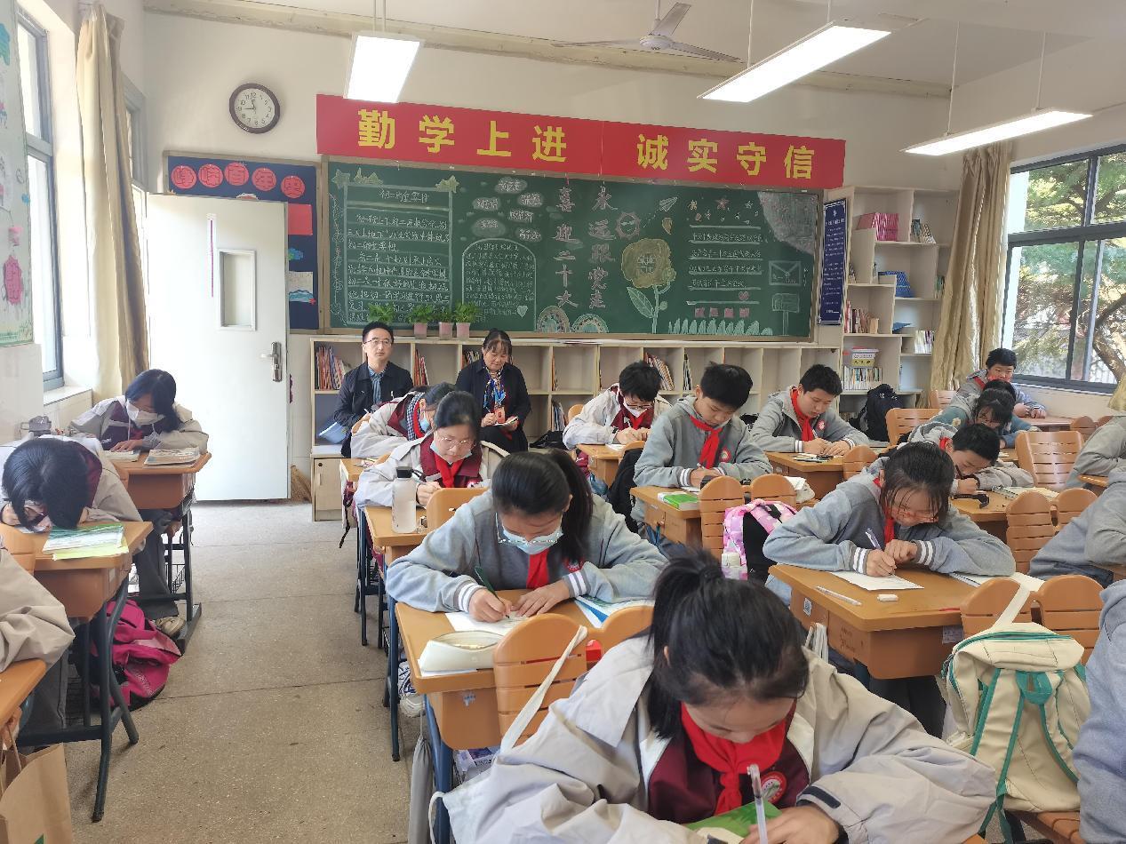 多举措落实“双减” 齐发力提质增效_html_m7073701e.jpg