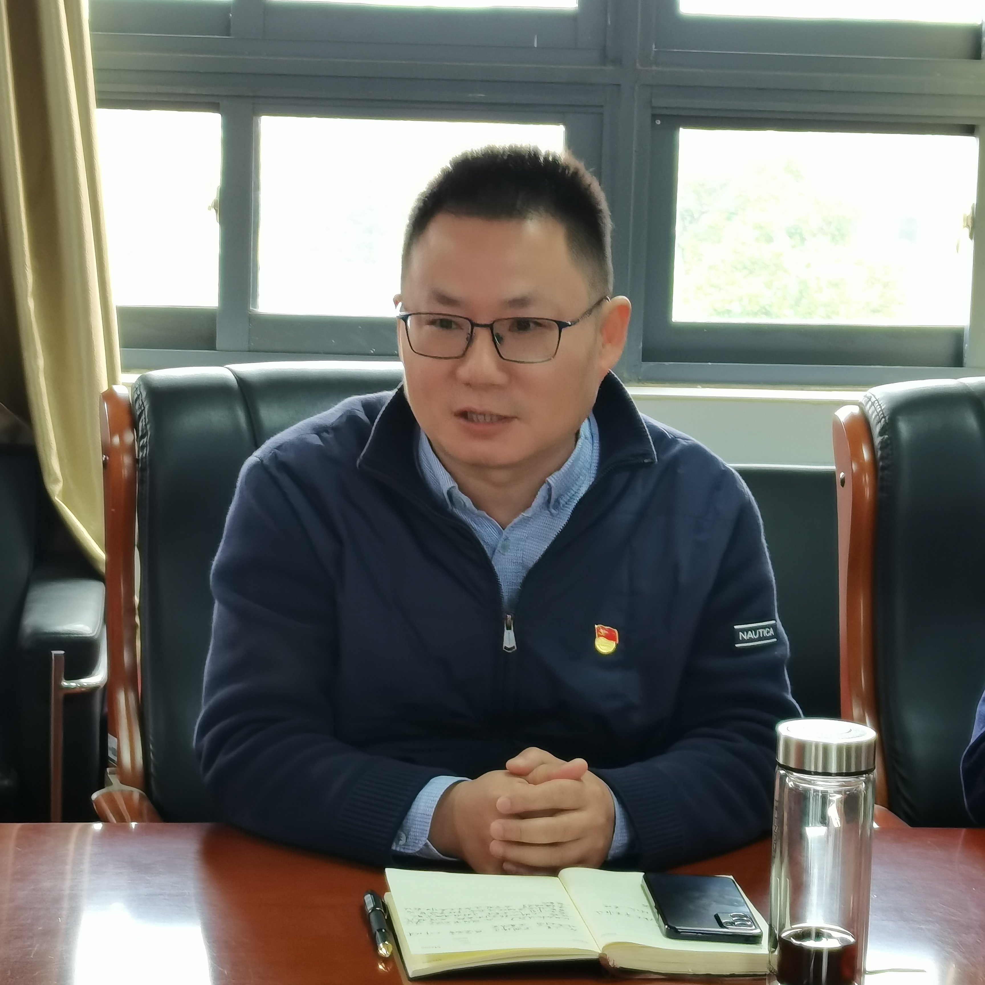 发展新党员 凝聚新力量南京市营防中学党支部召开接收预备党员会议_html_56c770e1.jpg