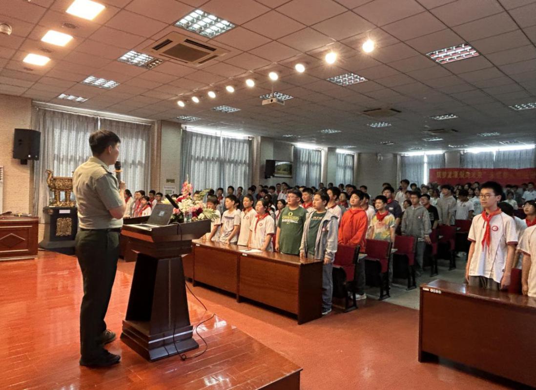国防教育进营防：筑牢国防之盾 守护人民之安(1)_html_m1c7b2f4a.jpg