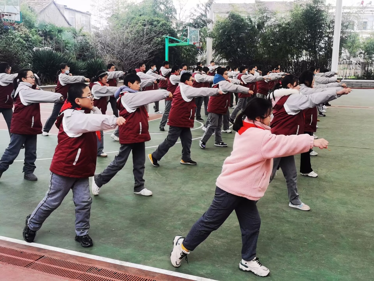 学习国防知识 争做时代新人_html_e60a13d.jpg