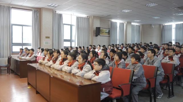 南京市营防中学开展国防教育课程展示_html_6c4fe845.jpg
