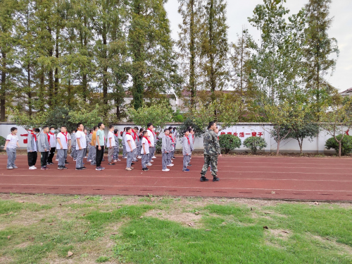军训2_html_c9f2885.png
