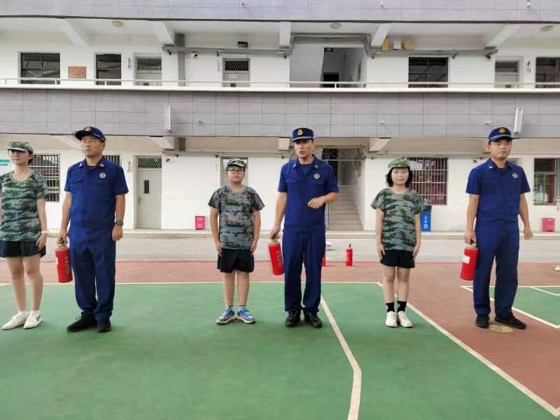 【尊荣营中】消防知识进军营 国防人防重实践  ——营防中学开展暑期国防人防实践主题教育活动