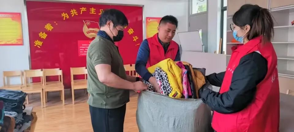 西藏捐助衣物_html_a472474.jpg