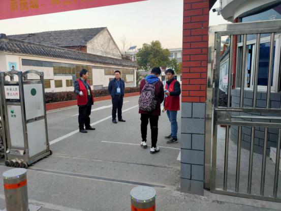 营防中学开学第一天报道_html_4b2bb5e.jpg
