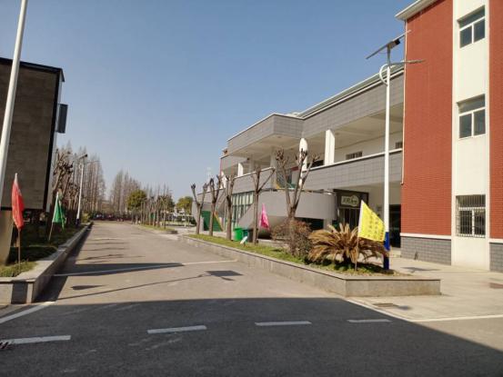 营防中学开学第一天报道_html_m1434fe5b.jpg