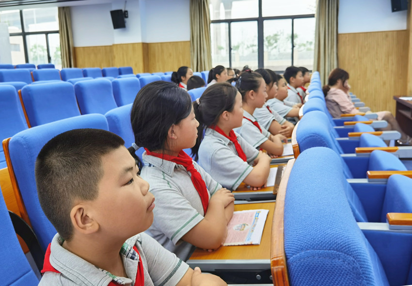200615石小“学数学、用数学、玩数学”活动之讲故事比赛图片 (3).jpg