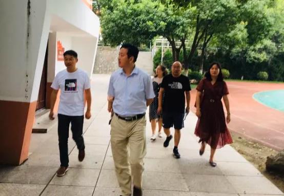 【燕小党建】区教育局带队检查 助推文明城市创建