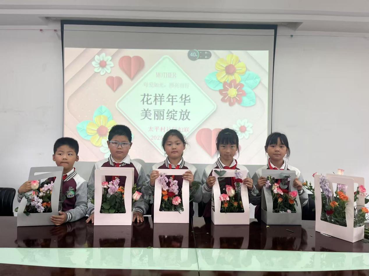 新闻稿-以花传情 感恩母爱_html_4f7c08e5.jpg