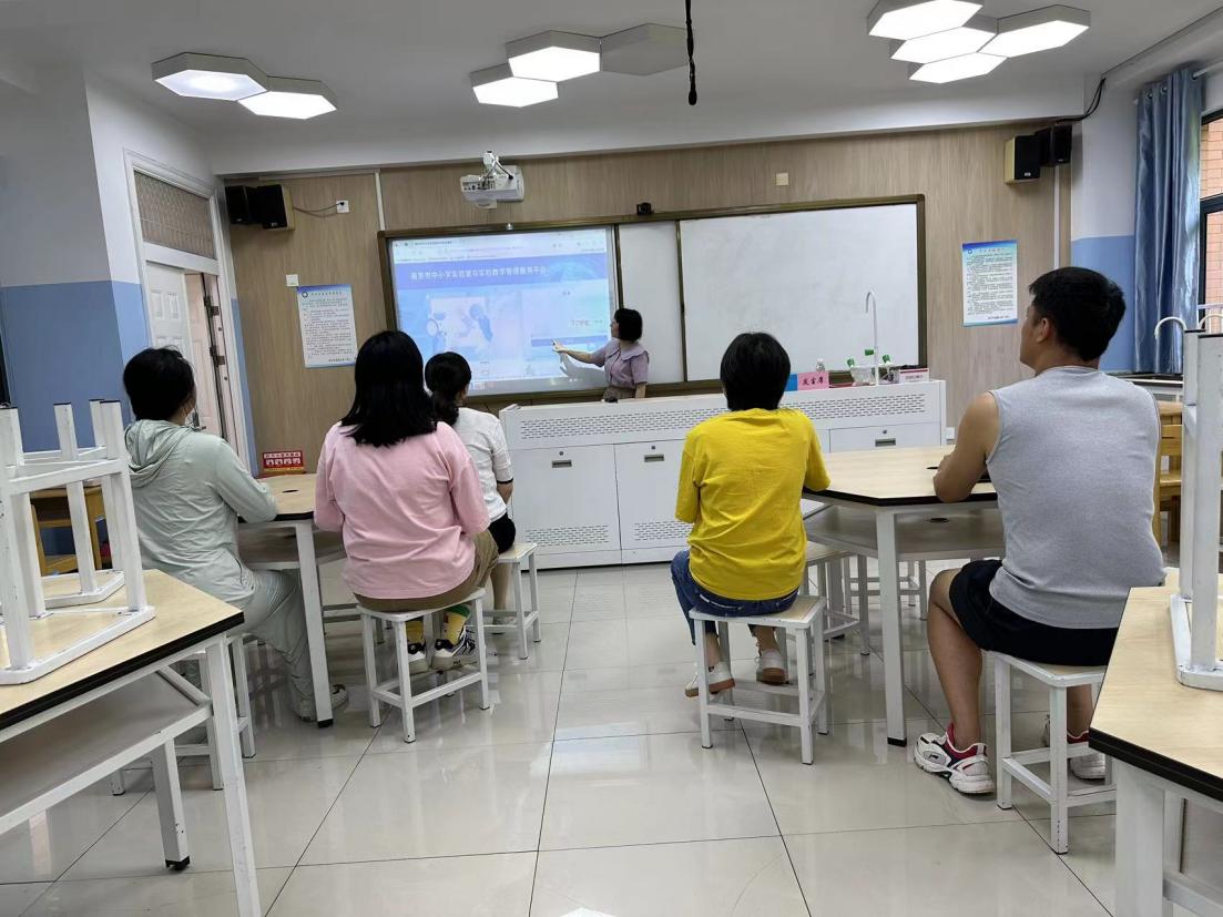 幕府山庄小学实验平台使用培训活动_html_m702f20d3.jpg