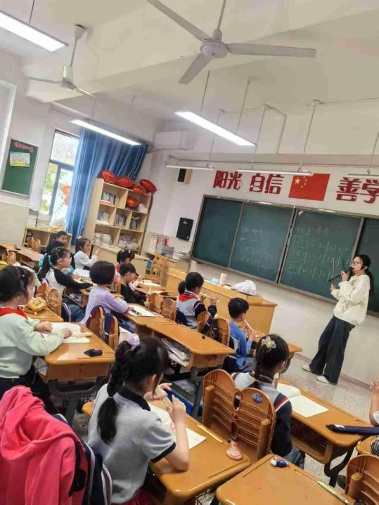 报道_html_5c124215.jpg