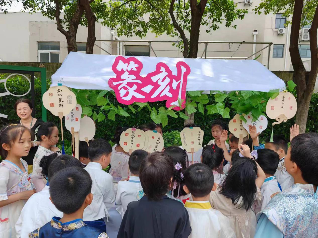 艺术展演报道_html_484363fc.jpg