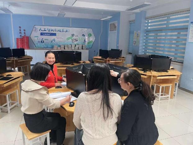 信息科技教研组深入研讨新课标——幕府山庄小学信息教研组校本主题研修活动(一)_html_m668e5cb6.jpg