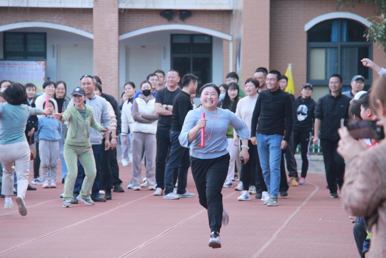 幕府山庄小学第六届冬季运动会(1)_html_m3b80b84f.jpg