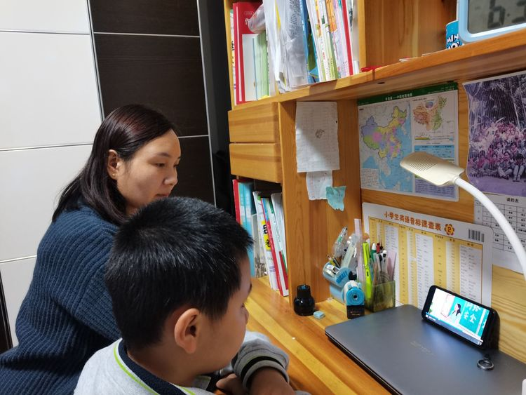 幕府山庄小学开展学生网络文明安全教育活动_html_47617fe4.png