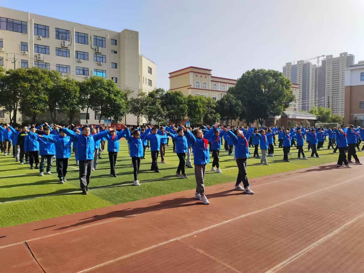 展活力风采 扬少年意气——幕府山庄小学广播体操比赛(1)_html_1b7d9235.jpg