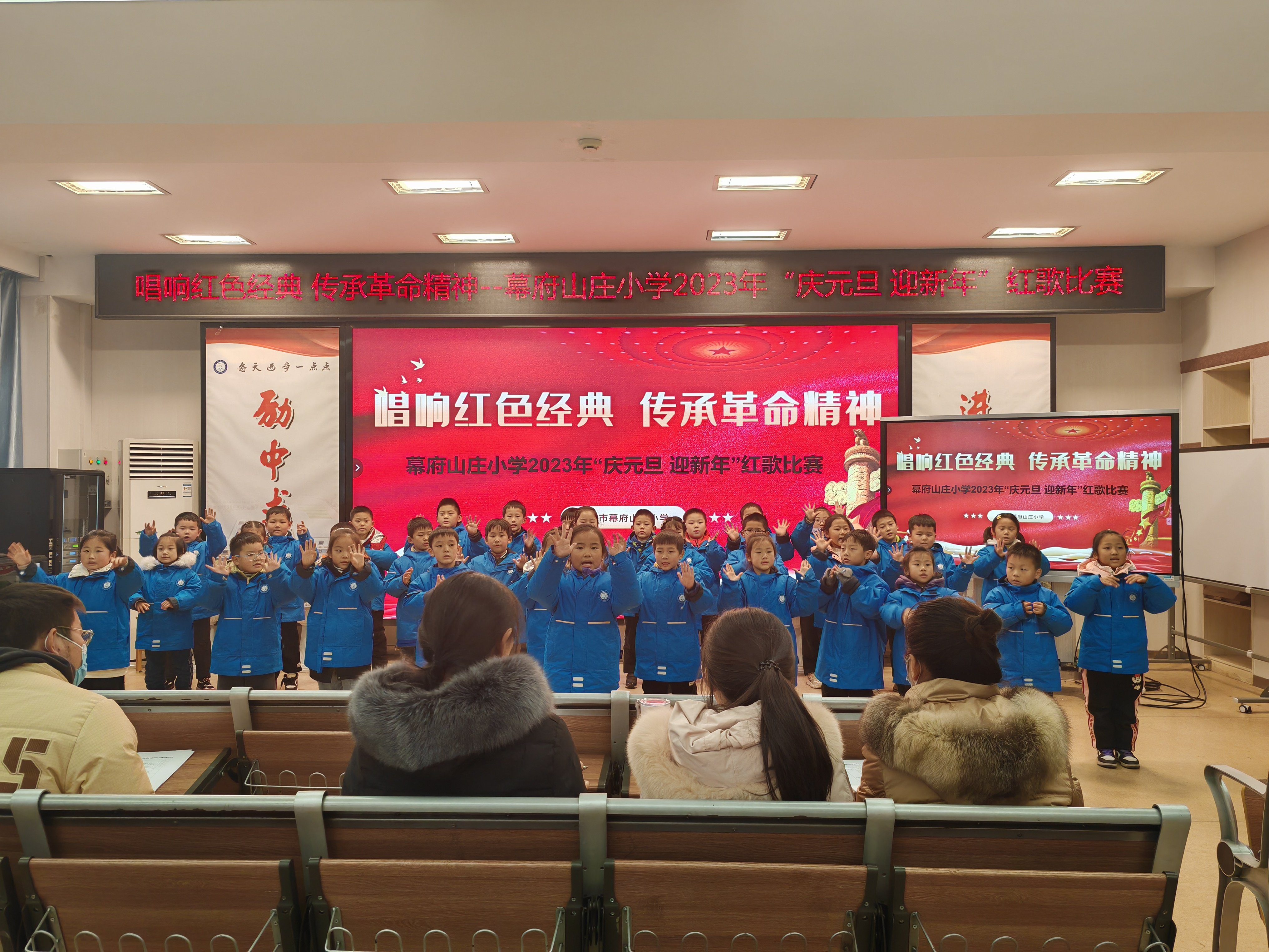 唱响红色经典 传承革命精神 红歌报道_html_75254dce.jpg