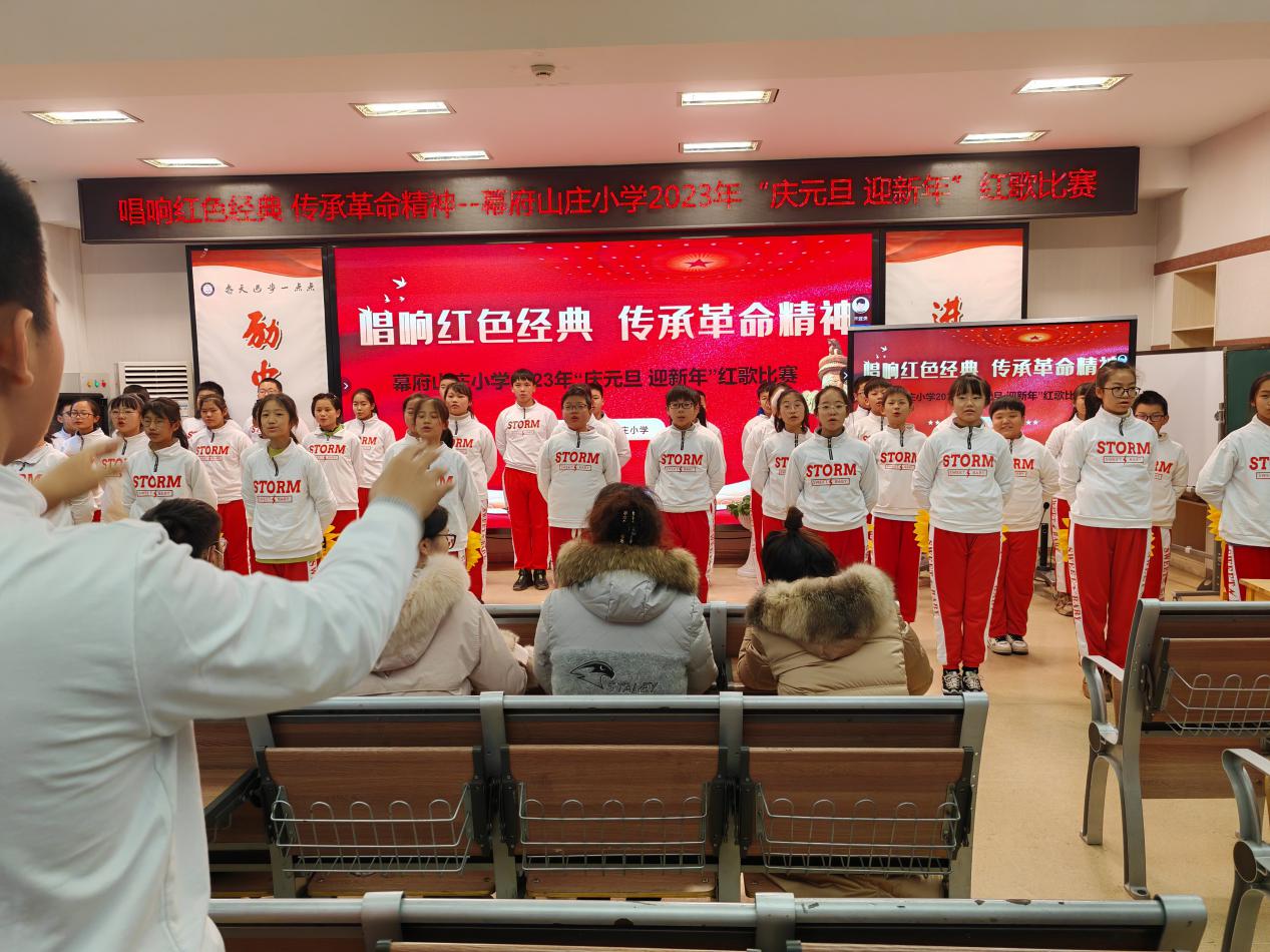 唱响红色经典 传承革命精神 红歌报道_html_m313af729.jpg