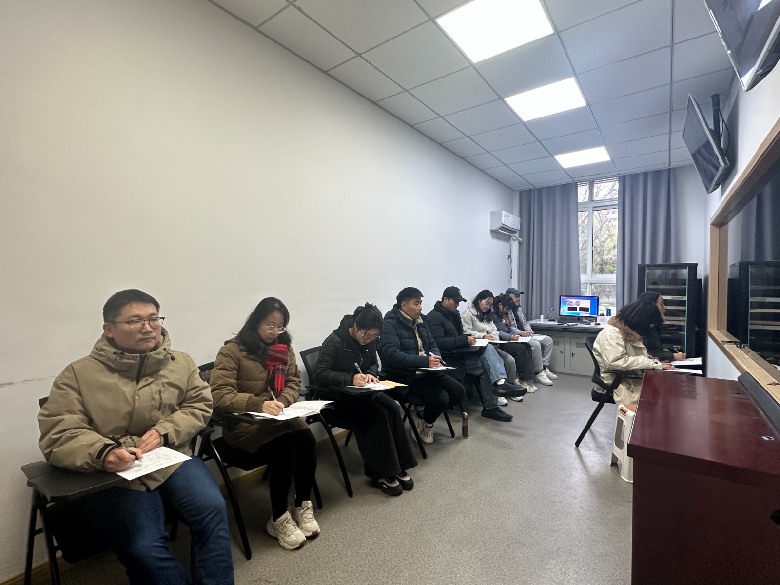 听课照片.JPG 听课照片.JPG