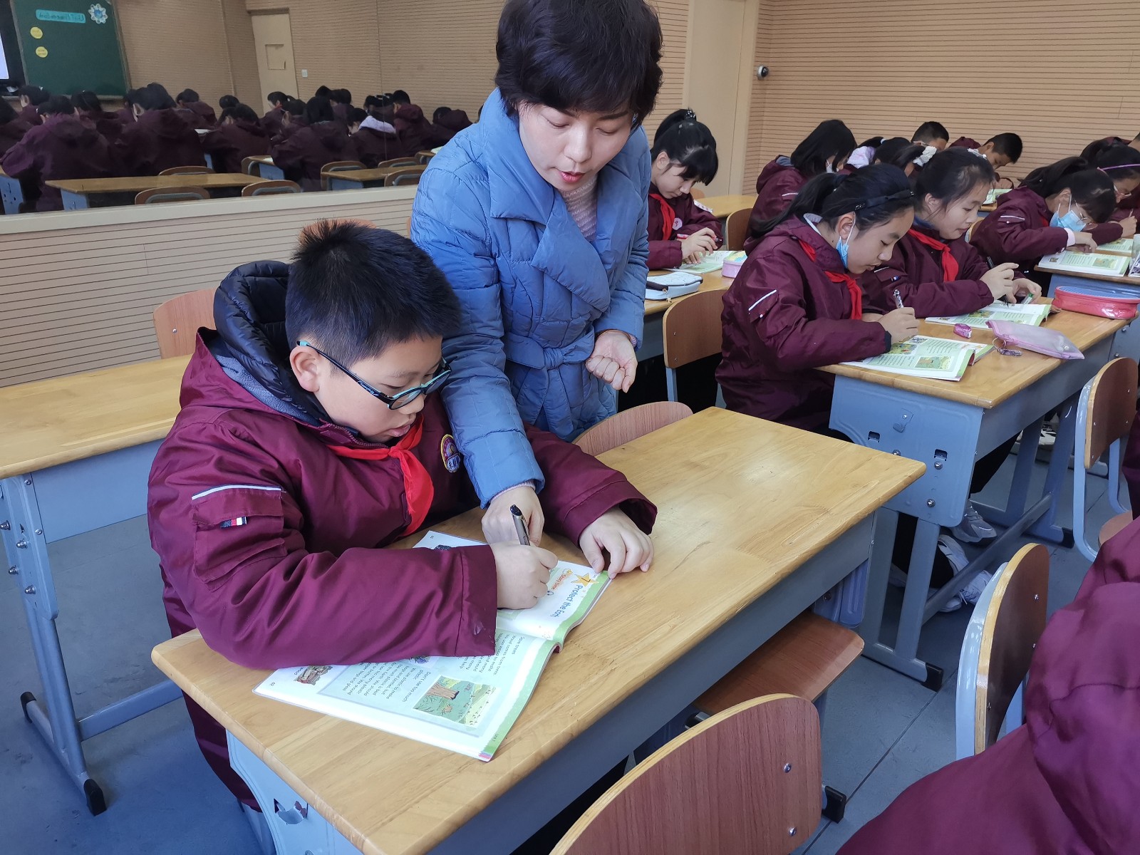 李老师2.jpg 李老师2.jpg