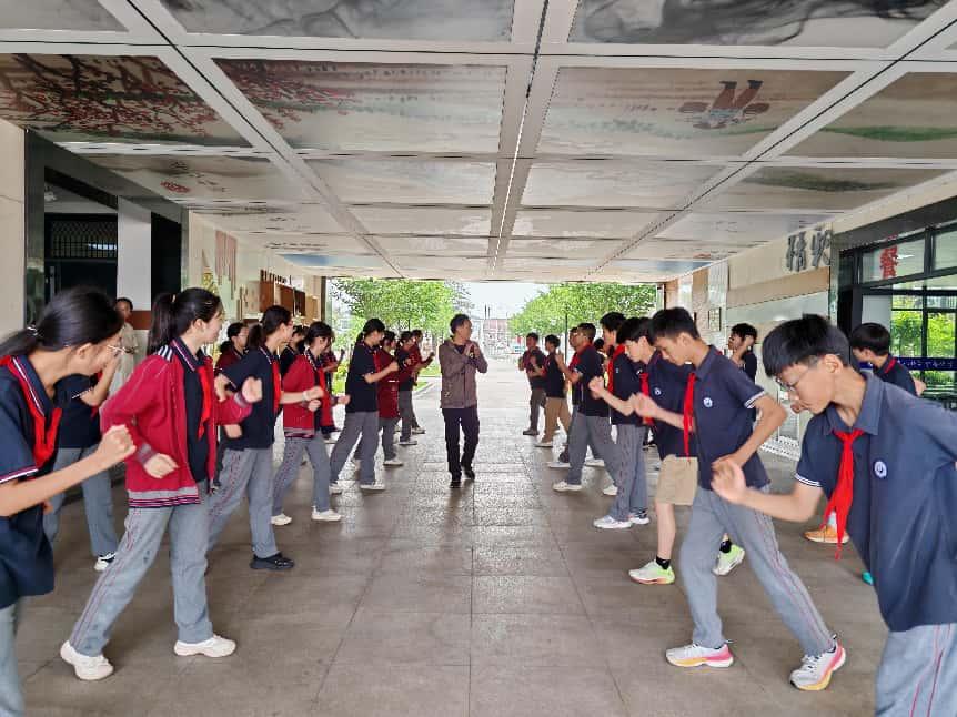 骨干教师展示课精彩纷呈_html_m757ff0fd.jpg