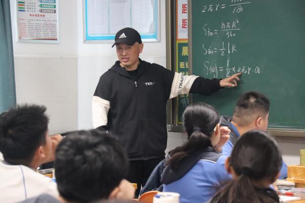 视导赋能金秋路 聚力教学智行远_html_401d3746.jpg