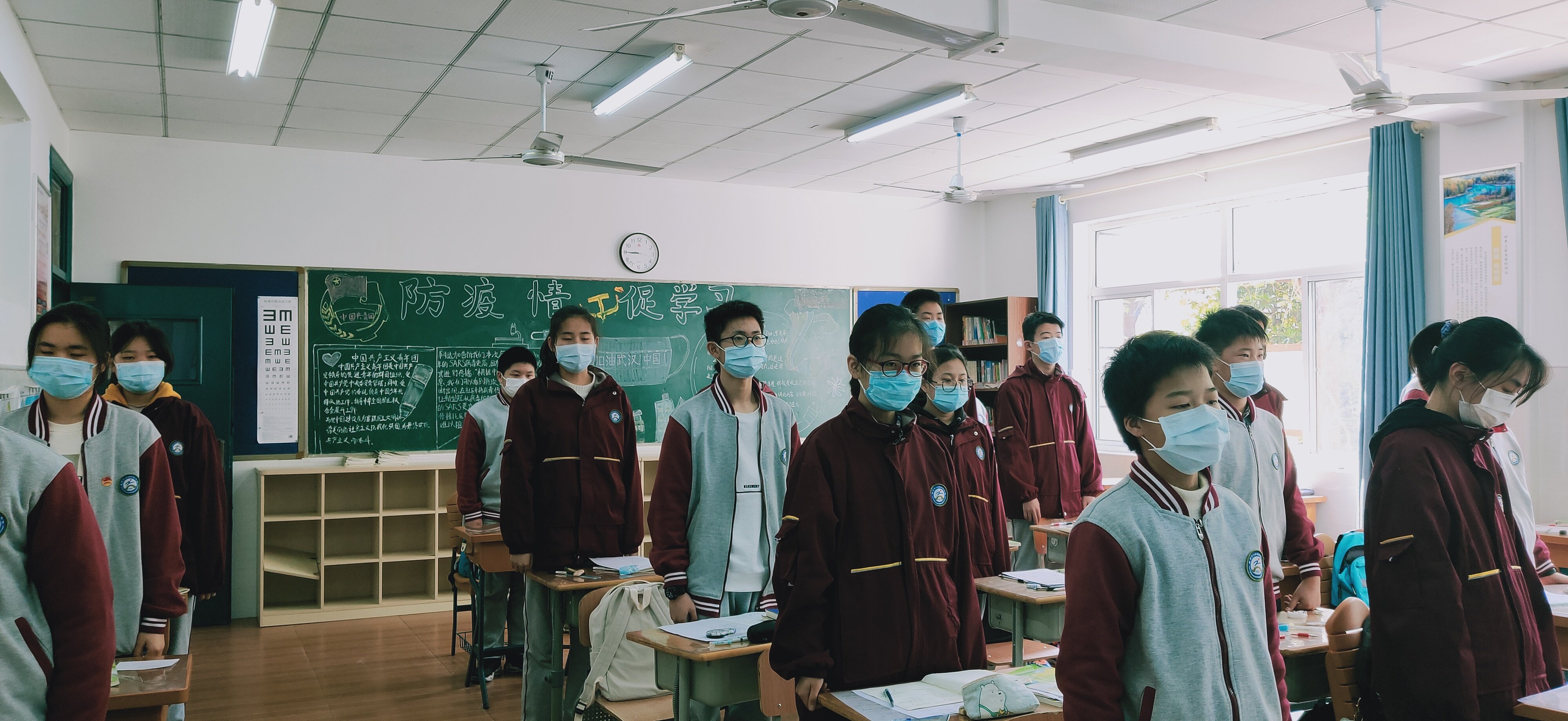 异样开学季，不变坚守情——中桥中学复学德育活动纪实_html_mf02a6e2.jpg