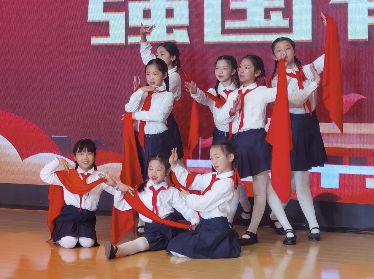 红色映像金小华章有图_html_3a217e96.jpg
