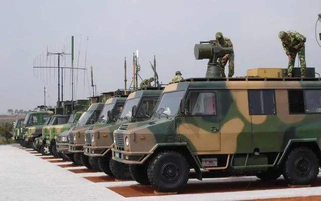 南京市金陵小学国防教育之兵种知识小百科_html_m6cf0d117.jpg
