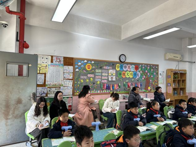 【金小·方堂问道】“研”途携手共成长,思维共振燃星火——记金陵小学顾维平特级团队语文教研活动_html_m4873a103.png