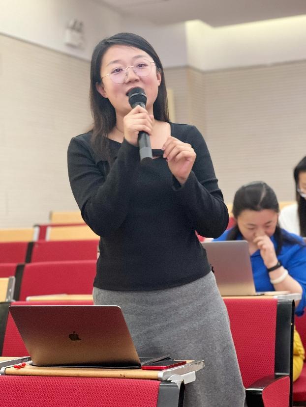 【已改】读经典文本，听思维花开——记金陵小学语文教研组“快乐读书吧”课例研讨活动(1)_html_m3bbd010.jpg