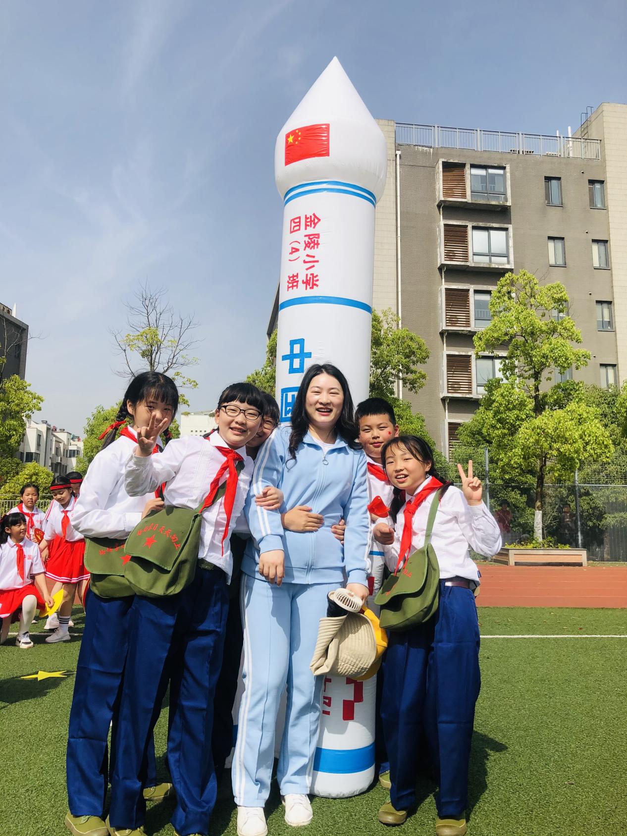 【石抱树·先锋行】“我身边的优秀共产党员”系列报道第四期:陈曦_html_m60f9f5.jpg