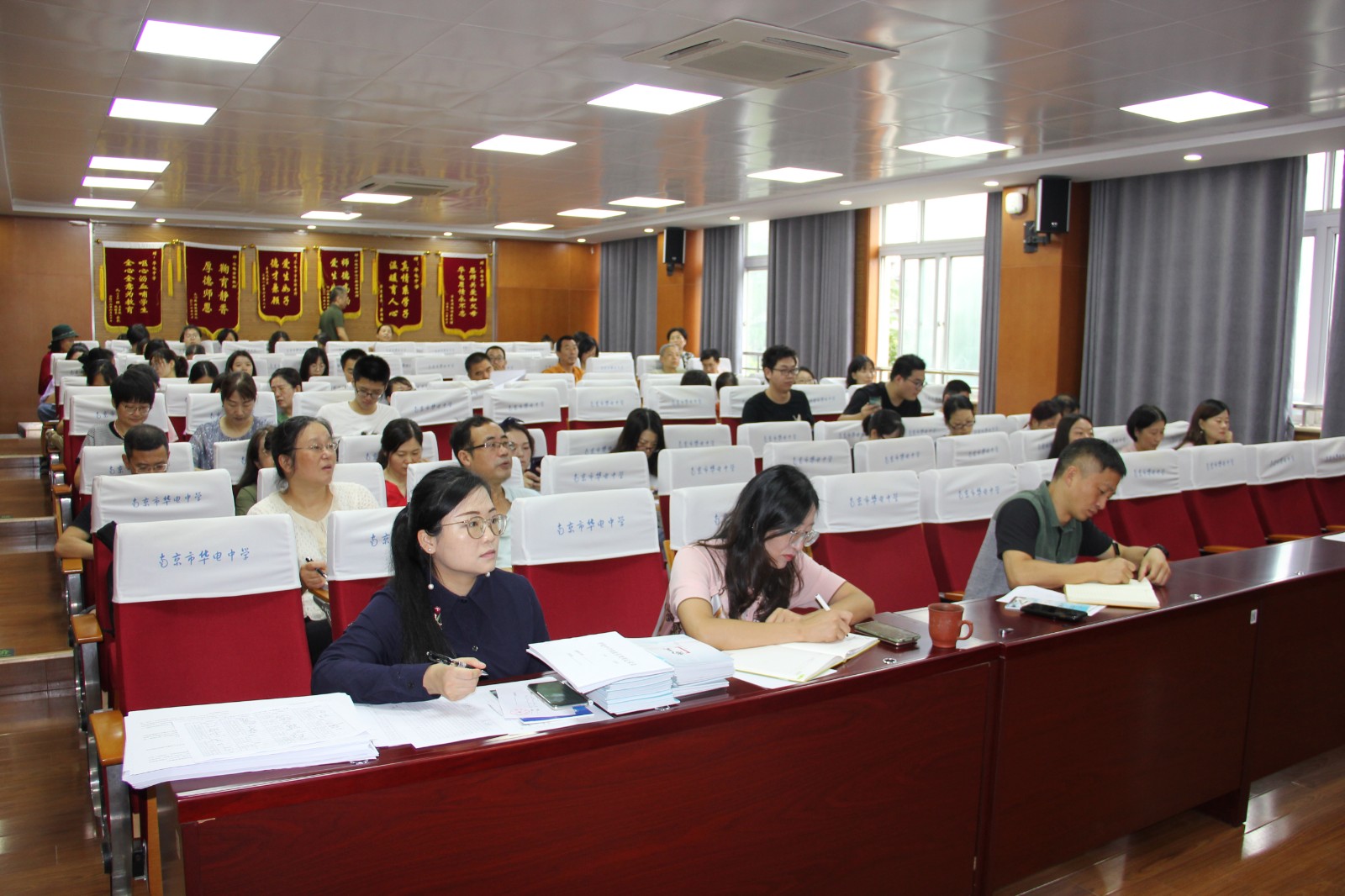 dd37cc531259a8c3c14ff18c16fe338.jpg