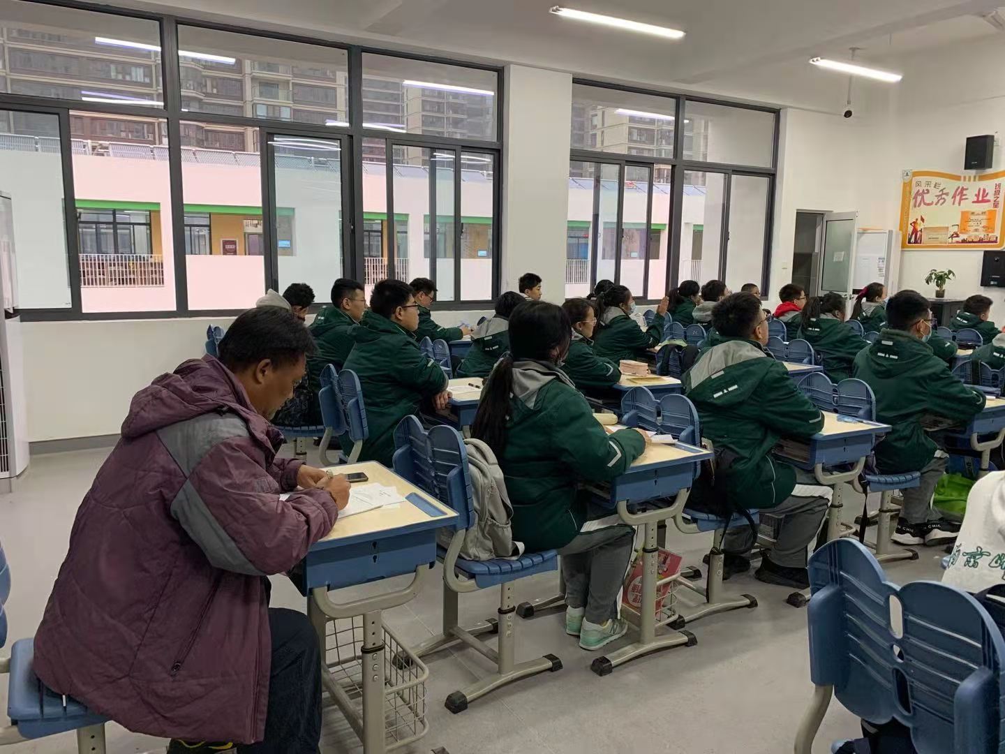 新建 DOCX 文档_html_m1d2b6f9d.jpg