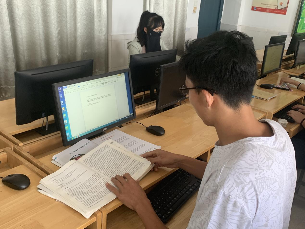 2023年青年教师培训会新闻稿（初稿）_html_323297c7.jpg
