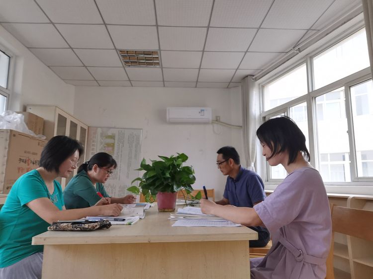 【实初教研】回首过去，展望未来 ——道德与法治学科组九月工作总结及国庆计划研讨