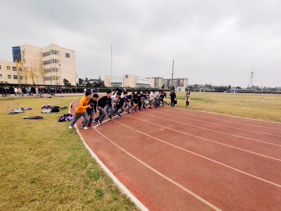 实初南炼2021届初三体育中考模拟考 新闻稿_html_m6aadca03.jpg