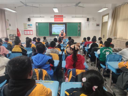 【至善实小】栖霞区实验小学尧化门街分校开展校园欺凌心理主题班会_html_1404dc13.jpg