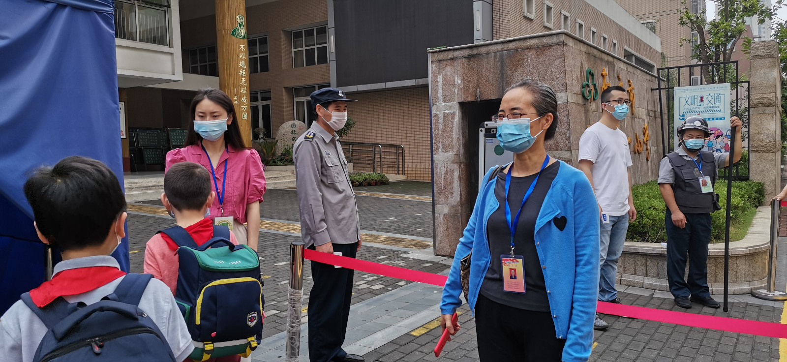 【花港一小】督学在行动  我们在成长——2020年6月时军督学进校园