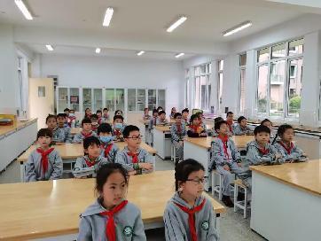 南京市花港第一小学民族团结进步宣传月活动总结_html_20060981.jpg