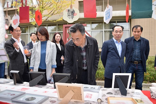 展示台2.JPG