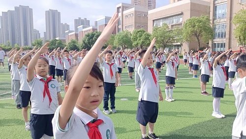 敬礼.jpg