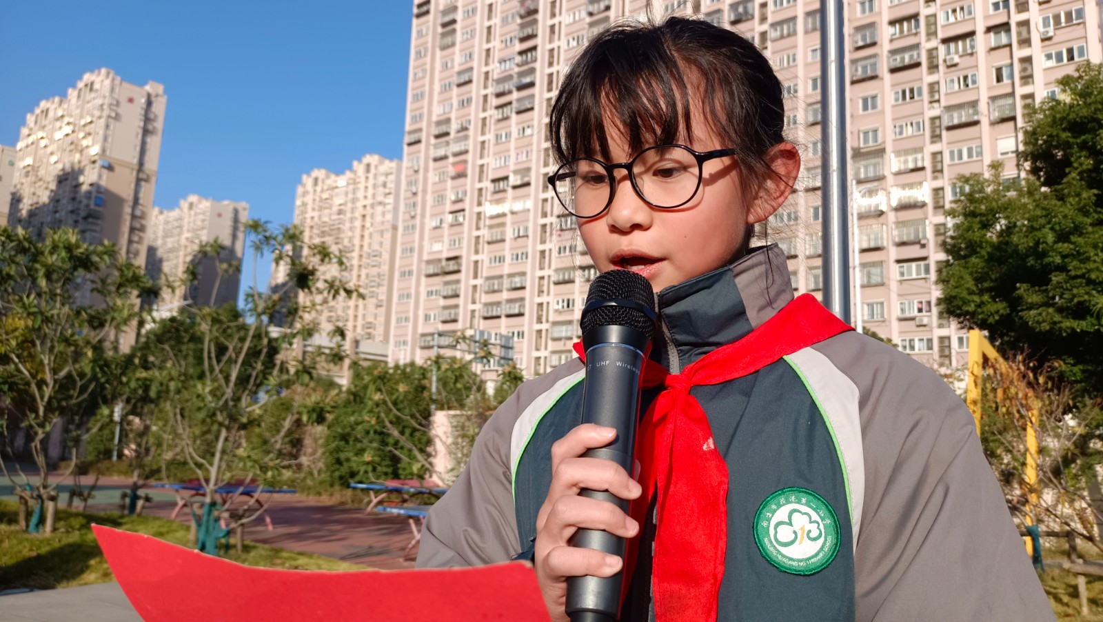 国旗下讲话.jpg